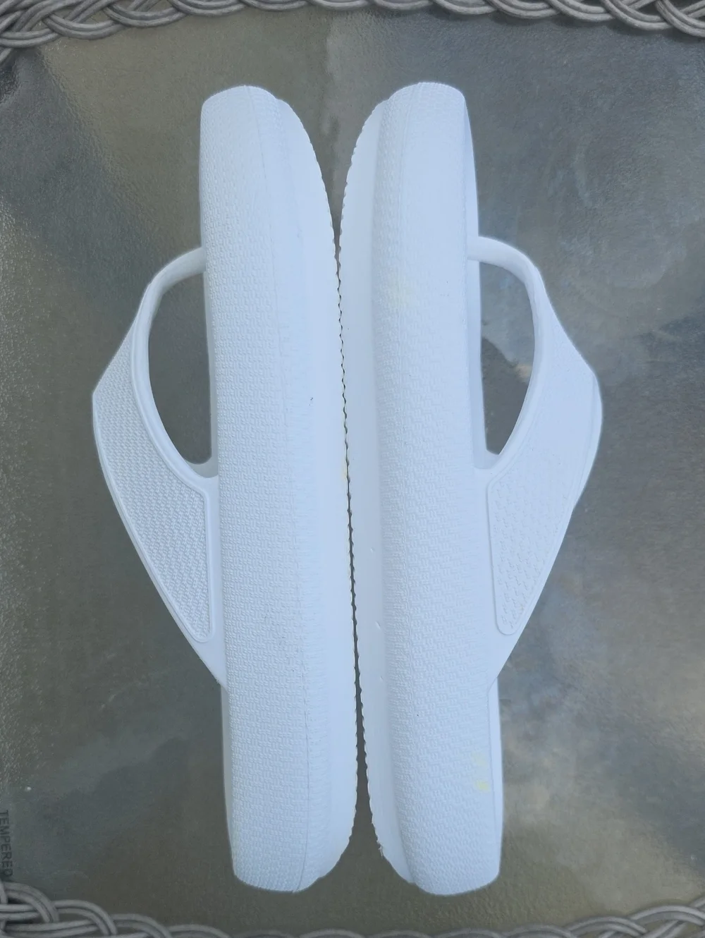 32° COOL White Flip Flop Slides